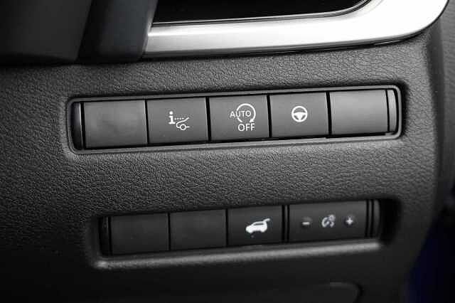 Nissan Qashqai 1.3 DiG-T MH 158 2WD Tekna X-Tronic Auto with Glass Roof and Pro Pilot