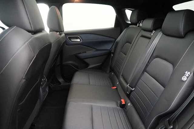 Nissan Qashqai 1.3 DiG-T MH 158 2WD Tekna X-Tronic Auto with Glass Roof and Pro Pilot