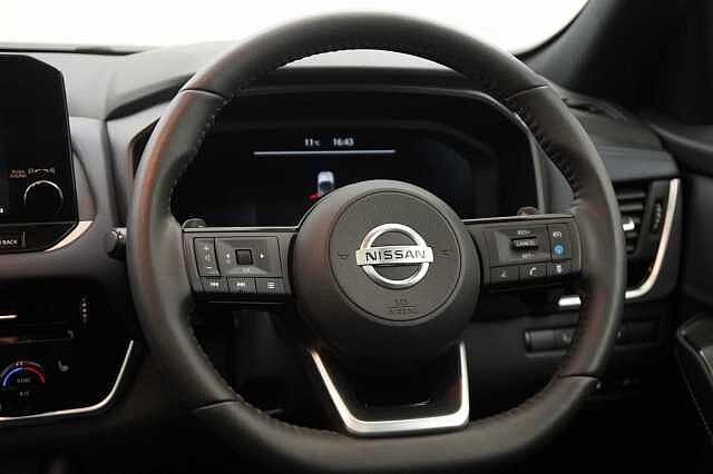 Nissan Qashqai 1.3 DiG-T MH 158 2WD Tekna X-Tronic Auto with Glass Roof and Pro Pilot