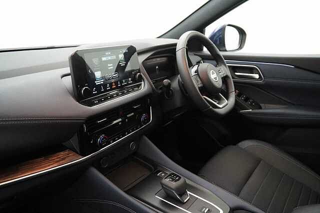Nissan Qashqai 1.3 DiG-T MH 158 2WD Tekna X-Tronic Auto with Glass Roof and Pro Pilot