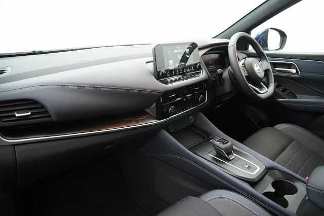 Nissan Qashqai 1.3 DiG-T MH 158 2WD Tekna X-Tronic Auto with Glass Roof and Pro Pilot