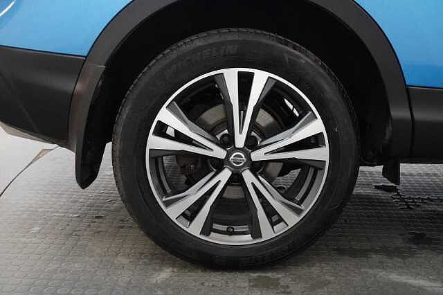 Nissan Qashqai 1.5 dCi 110 N-Connecta with Sat Nav and 360 Around View Cameras