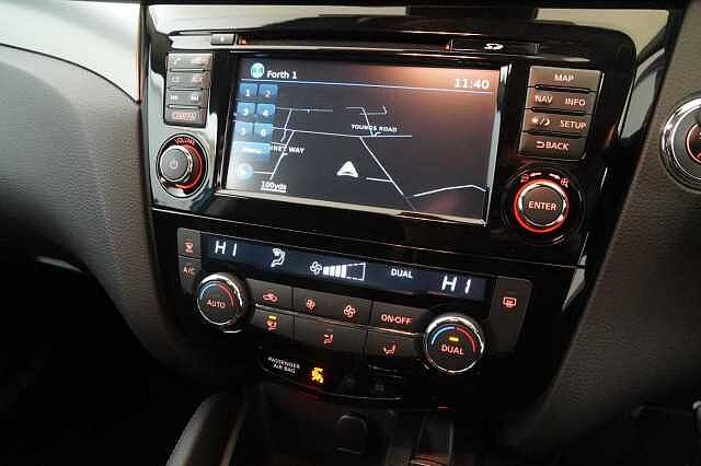 Nissan Qashqai 1.5 dCi 110 N-Connecta with Sat Nav and 360 Around View Cameras