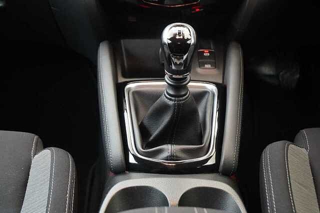 Nissan Qashqai 1.5 dCi 110 N-Connecta with Sat Nav and 360 Around View Cameras