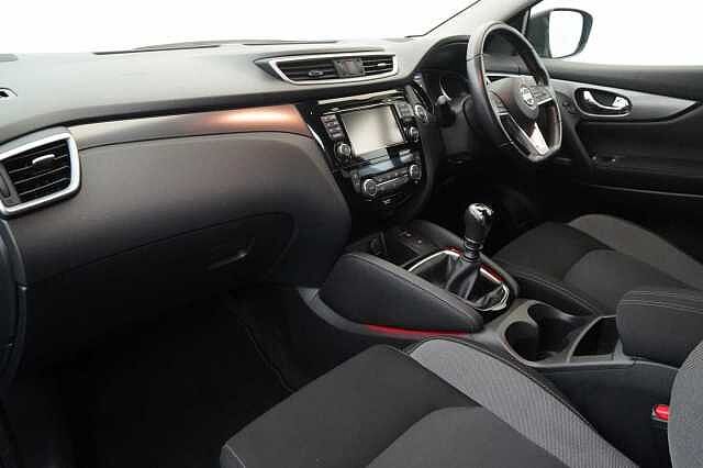Nissan Qashqai 1.5 dCi 110 N-Connecta with Sat Nav and 360 Around View Cameras
