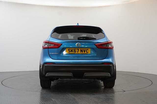 Nissan Qashqai 1.5 dCi 110 N-Connecta with Sat Nav and 360 Around View Cameras