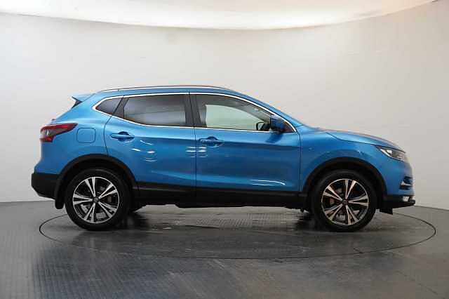 Nissan Qashqai 1.5 dCi 110 N-Connecta with Sat Nav and 360 Around View Cameras