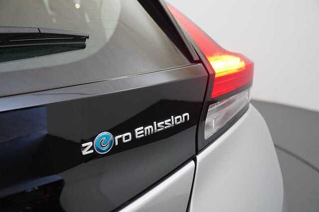 Nissan LEAF 40KW Acenta Auto with Rear View Camera and Apple + Android Integration
