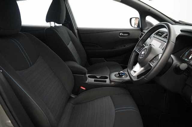 Nissan LEAF 40KW Acenta Auto with Rear View Camera and Apple + Android Integration