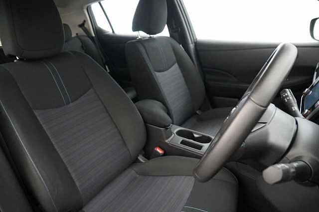 Nissan LEAF 40KW Acenta Auto with Rear View Camera and Apple + Android Integration