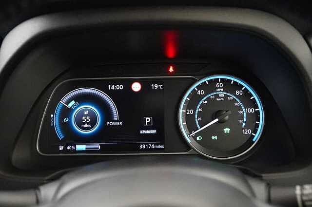 Nissan LEAF 40KW Acenta Auto with Rear View Camera and Apple + Android Integration