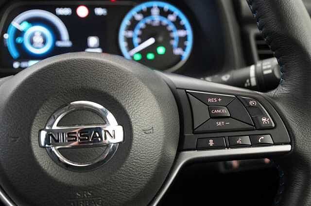 Nissan LEAF 40KW Acenta Auto with Rear View Camera and Apple + Android Integration