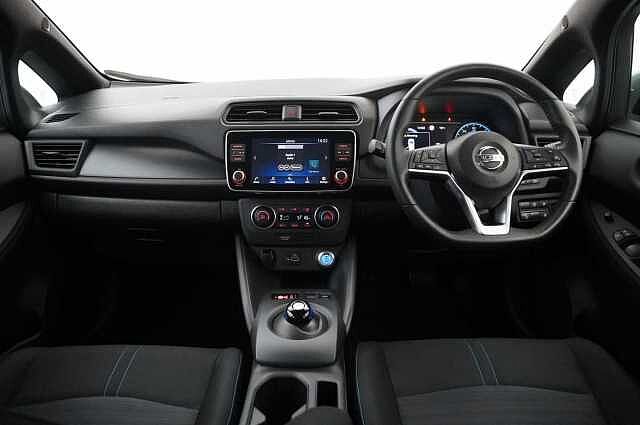 Nissan LEAF 40KW Acenta Auto with Rear View Camera and Apple + Android Integration