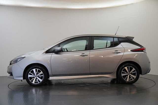 Nissan LEAF 40KW Acenta Auto with Rear View Camera and Apple + Android Integration