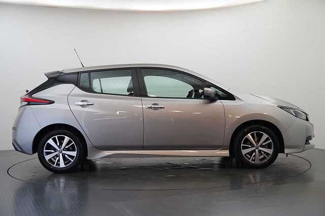 Nissan LEAF 40KW Acenta Auto with Rear View Camera and Apple + Android Integration