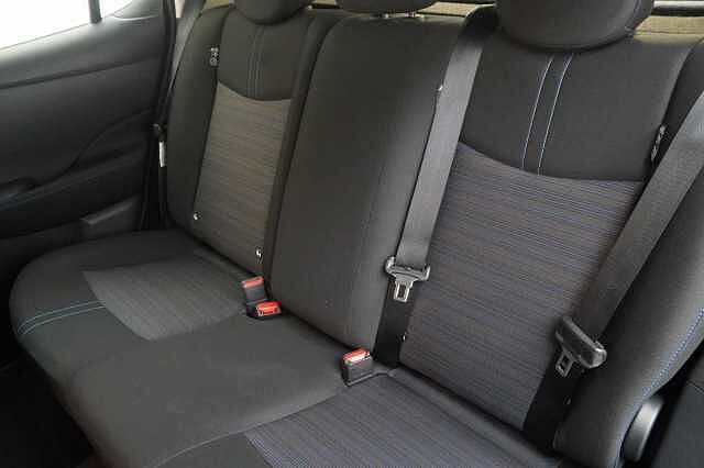 Nissan LEAF 40KW Acenta Auto with Rear View Camera and Apple + Android Integration