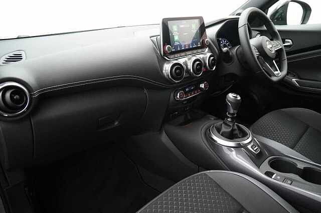Nissan Juke 1.0 DIG-T 114 N-Connecta with Sat Nav and Rear View Camera