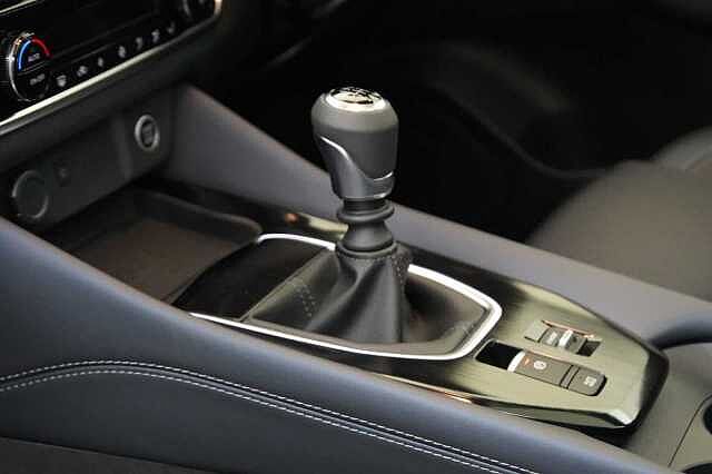 Nissan Qashqai 1.3 DIG-T MH 140 Tekna with Glass Roof and Drive Assist Technology