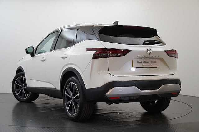 Nissan Qashqai 1.3 DIG-T MH 140 Tekna with Glass Roof and Drive Assist Technology