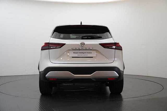 Nissan Qashqai 1.3 DIG-T MH 140 Tekna with Glass Roof and Drive Assist Technology