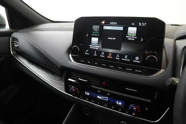 Nissan Qashqai 1.3 DIG-T MH 140 Tekna with Glass Roof and Drive Assist Technology