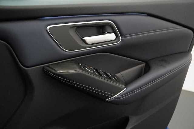 Nissan Qashqai 1.3 DIG-T  MH 140 Tekna with Glass Roof and Drive Assist Technology