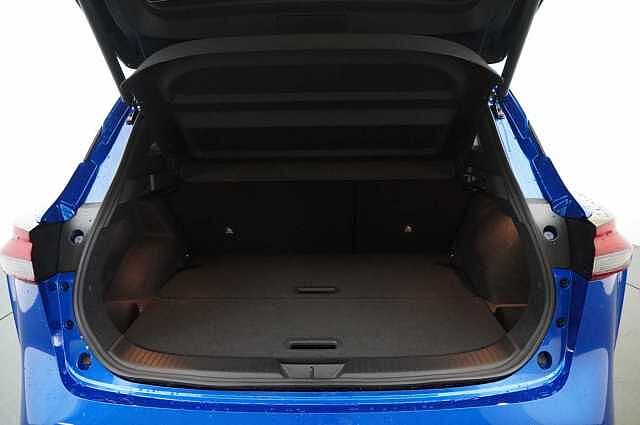 Nissan Qashqai 1.3 DIG-T  MH 140 Tekna with Glass Roof and Drive Assist Technology