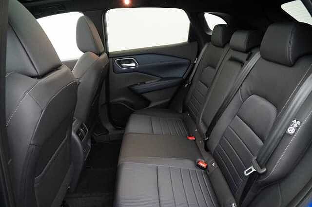 Nissan Qashqai 1.3 DIG-T  MH 140 Tekna with Glass Roof and Drive Assist Technology