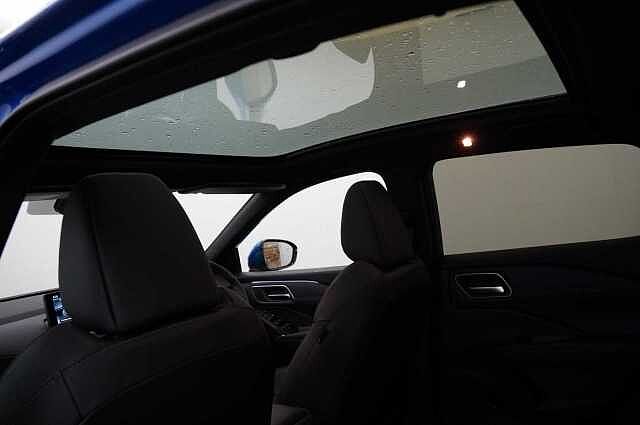 Nissan Qashqai 1.3 DIG-T  MH 140 Tekna with Glass Roof and Drive Assist Technology