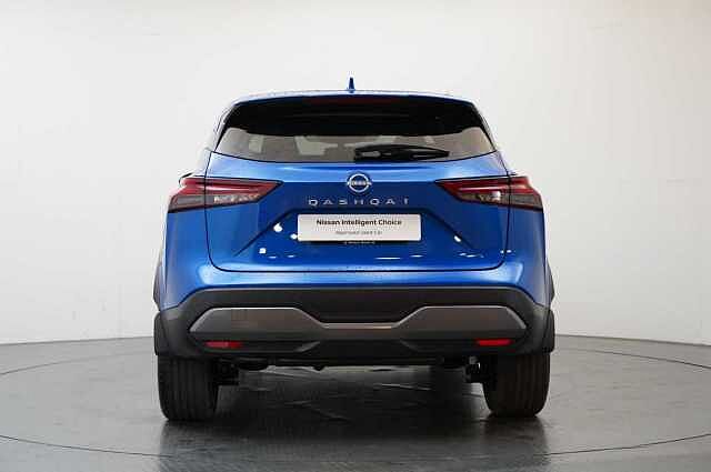 Nissan Qashqai 1.3 DIG-T  MH 140 Tekna with Glass Roof and Drive Assist Technology