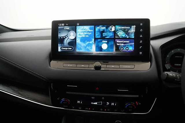 Nissan Qashqai 1.3 DIG-T  MH 140 Tekna with Glass Roof and Drive Assist Technology