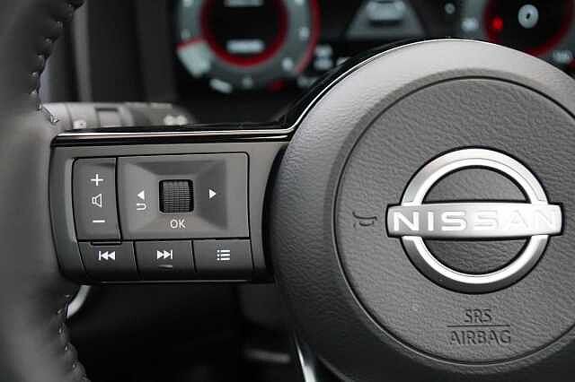 Nissan Qashqai 1.3 DIG-T  MH 140 Tekna with Glass Roof and Drive Assist Technology