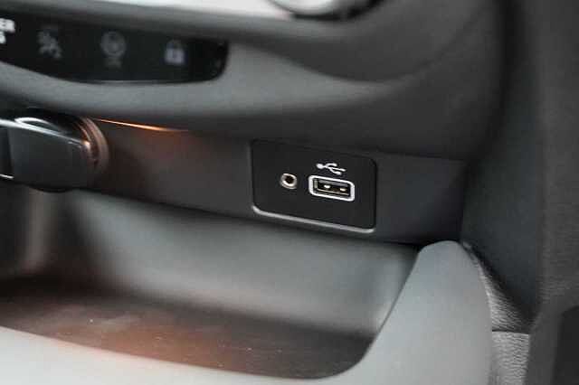 Nissan Juke 1.0 DIG-T 117 N-Connecta with Sat Nav and Rear View Camera