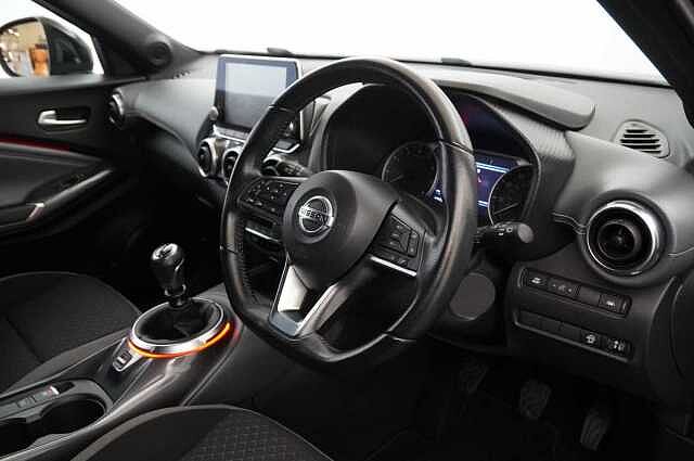 Nissan Juke 1.0 DIG-T 117 N-Connecta with Sat Nav and Rear View Camera