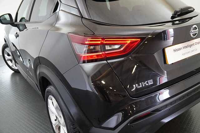 Nissan Juke 1.0 DIG-T 117 N-Connecta with Sat Nav and Rear View Camera