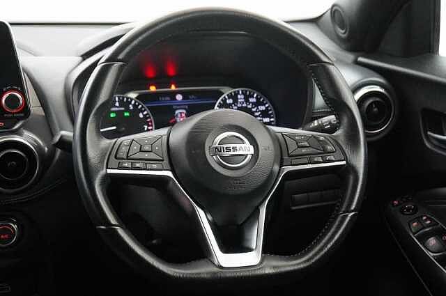 Nissan Juke 1.0 DIG-T 117 N-Connecta with Sat Nav and Rear View Camera