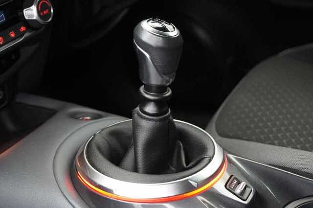 Nissan Juke 1.0 DIG-T 117 N-Connecta with Sat Nav and Rear View Camera