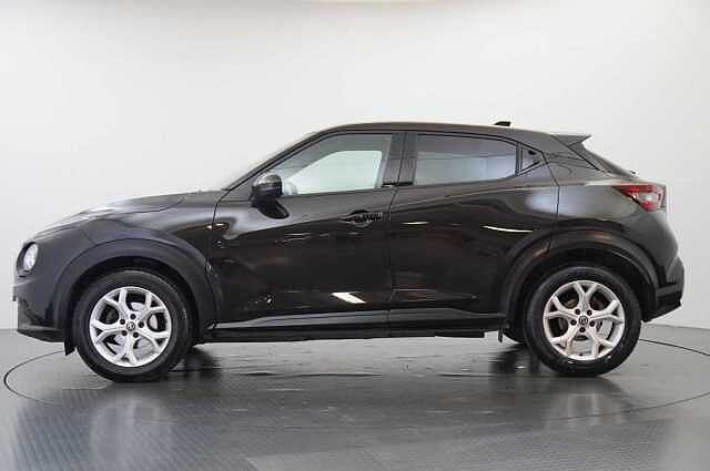 Nissan Juke 1.0 DIG-T 117 N-Connecta with Sat Nav and Rear View Camera