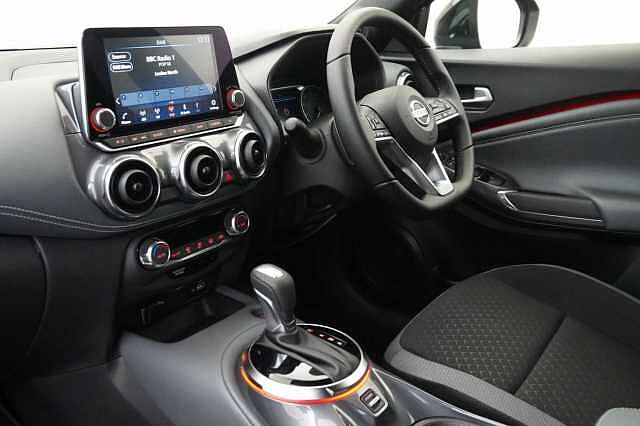 Nissan Juke 1.0 DIG-T 117 N-Connecta DCT Auto with Sat Nav and Rear View Camera