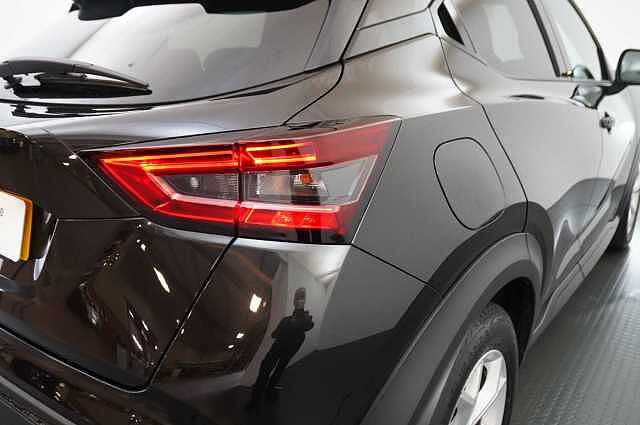 Nissan Juke 1.0 DIG-T 117 N-Connecta DCT Auto with Sat Nav and Rear View Camera