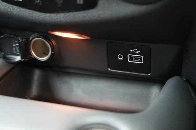 Nissan Juke 1.0 DIG-T 117 N-Connecta DCT Auto with Sat Nav and Rear View Camera