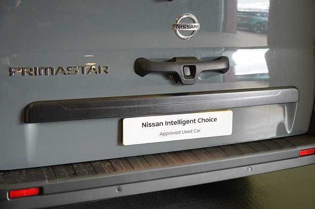 Nissan Primastar 2.0 dCi 150 Tekna Combi L1 SWB 3.0T with 9 Seats