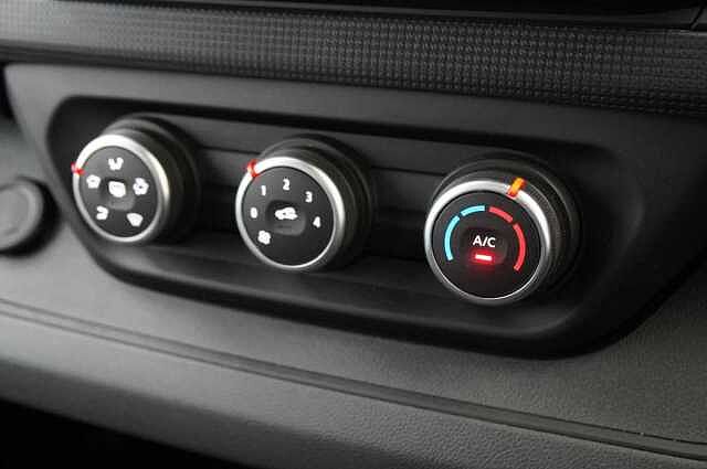 Nissan Primastar 2.0 dCi 150 Tekna Combi L1 SWB 3.0T with 9 Seats