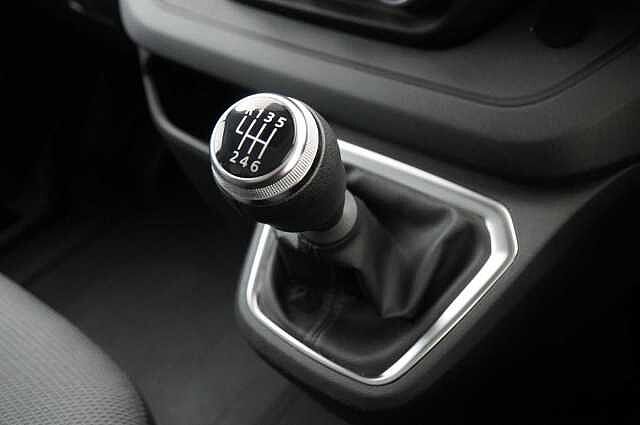 Nissan Primastar 2.0 dCi 150 Tekna Combi L1 SWB 3.0T with 9 Seats