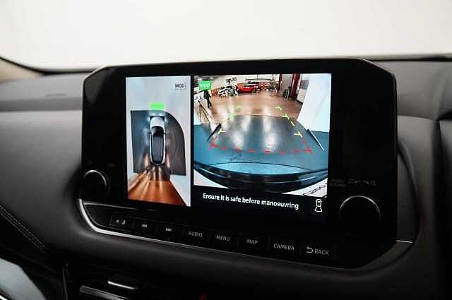 Nissan Qashqai 1.3 DIG-T MH 140 N-Connecta with Sat Nav and 360 View Cameras