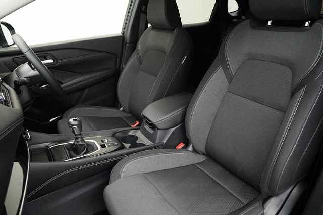 Nissan Qashqai 1.3 DIG-T MH 140 N-Connecta with Sat Nav and 360 View Cameras