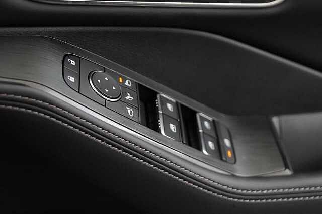 Nissan X-Trail 1.5 163 VC-T Mild Hybrid Tekna Auto with 5 Seats + BOSE Audio and Sunroof