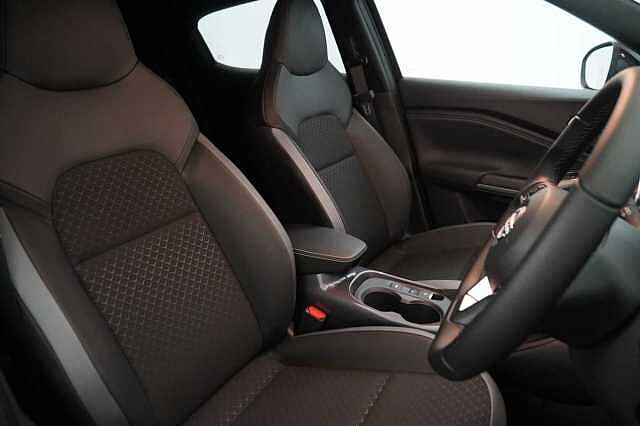 Nissan Juke 1.6 143 HEV Hybrid N-Connecta Auto with Sat Nav and Rear View Camera