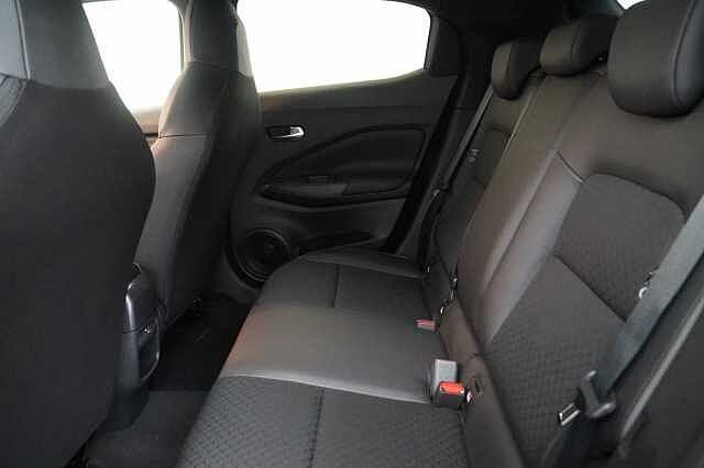 Nissan Juke 1.6 143 HEV Hybrid N-Connecta Auto with Sat Nav and Rear View Camera