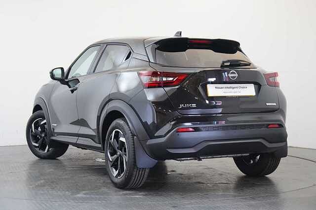 Nissan Juke 1.6 143 HEV Hybrid N-Connecta Auto with Sat Nav and Rear View Camera
